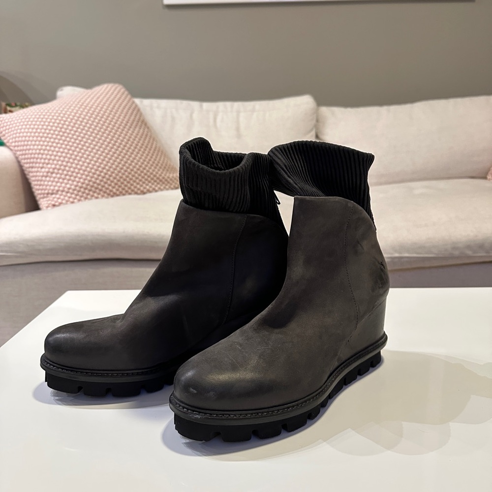 Gray & Black Ankle Sock Wedged Booties